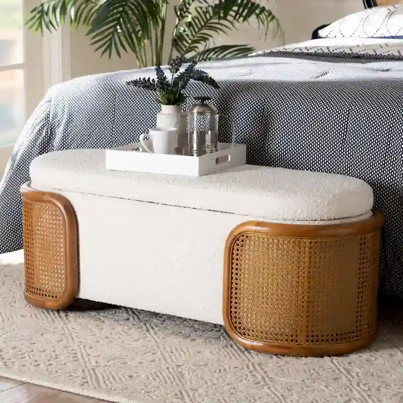 Panca contenitore in tessuto bouclé crema con rattan intrecciato