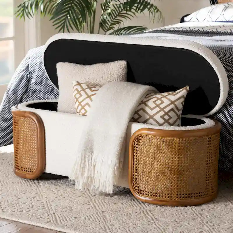 Panca contenitore in tessuto bouclé crema con rattan intrecciato